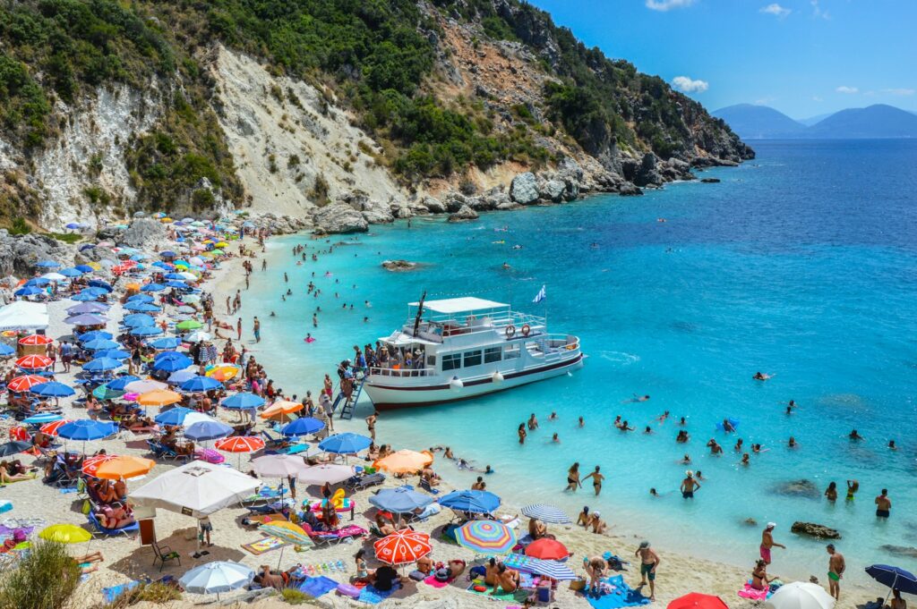 Τουρισμός και Υπερτουρισμός: Ανάπτυξη ή Απειλή;